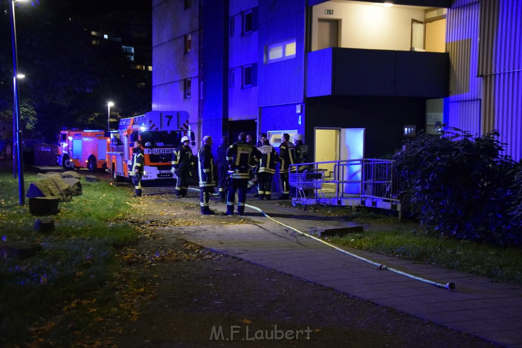 Feuer 2 Koeln Porz Finkenberg Steinstr Konrad Adenauerstr P32.JPG - Miklos Laubert